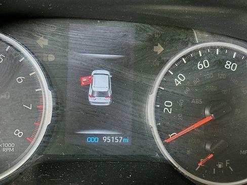 Used 2021 Toyota RAV4 LE image 19