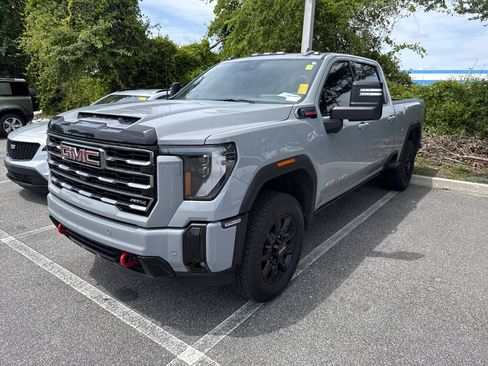 Used 2025 GMC Sierra 2500 AT4 w/ Technology Package image 2