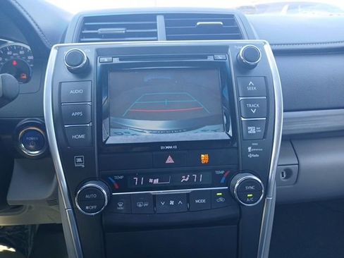 Used 2016 Toyota Camry XLE image 19