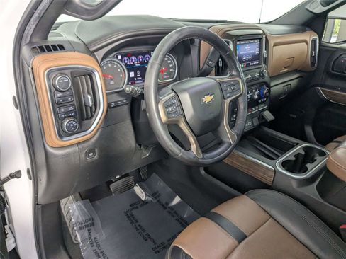 Used 2020 Chevrolet Silverado 1500 High Country w/ Technology Package image 11