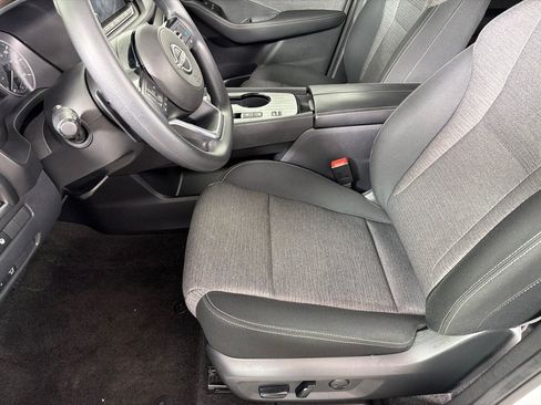 Used 2023 Nissan Rogue SV FWD image 12