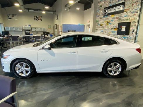Used 2023 Chevrolet Malibu LT FWD image 3