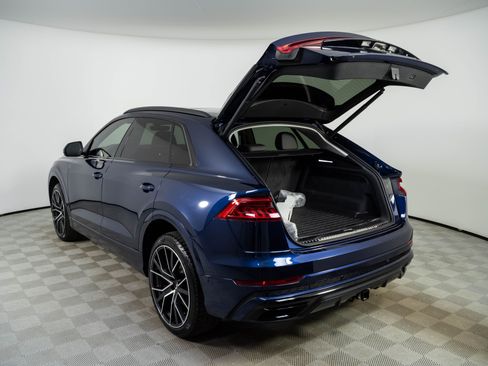 Used 2020 Audi Q8 Prestige AWD/4WD image 32
