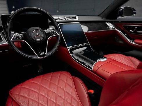 Used 2022 Mercedes-Benz S 580 4MATIC Sedan image 2