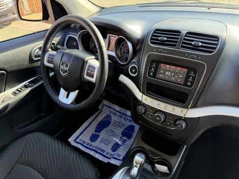 Used 2018 Dodge Journey SE w/ Popular Equipment Group image 11