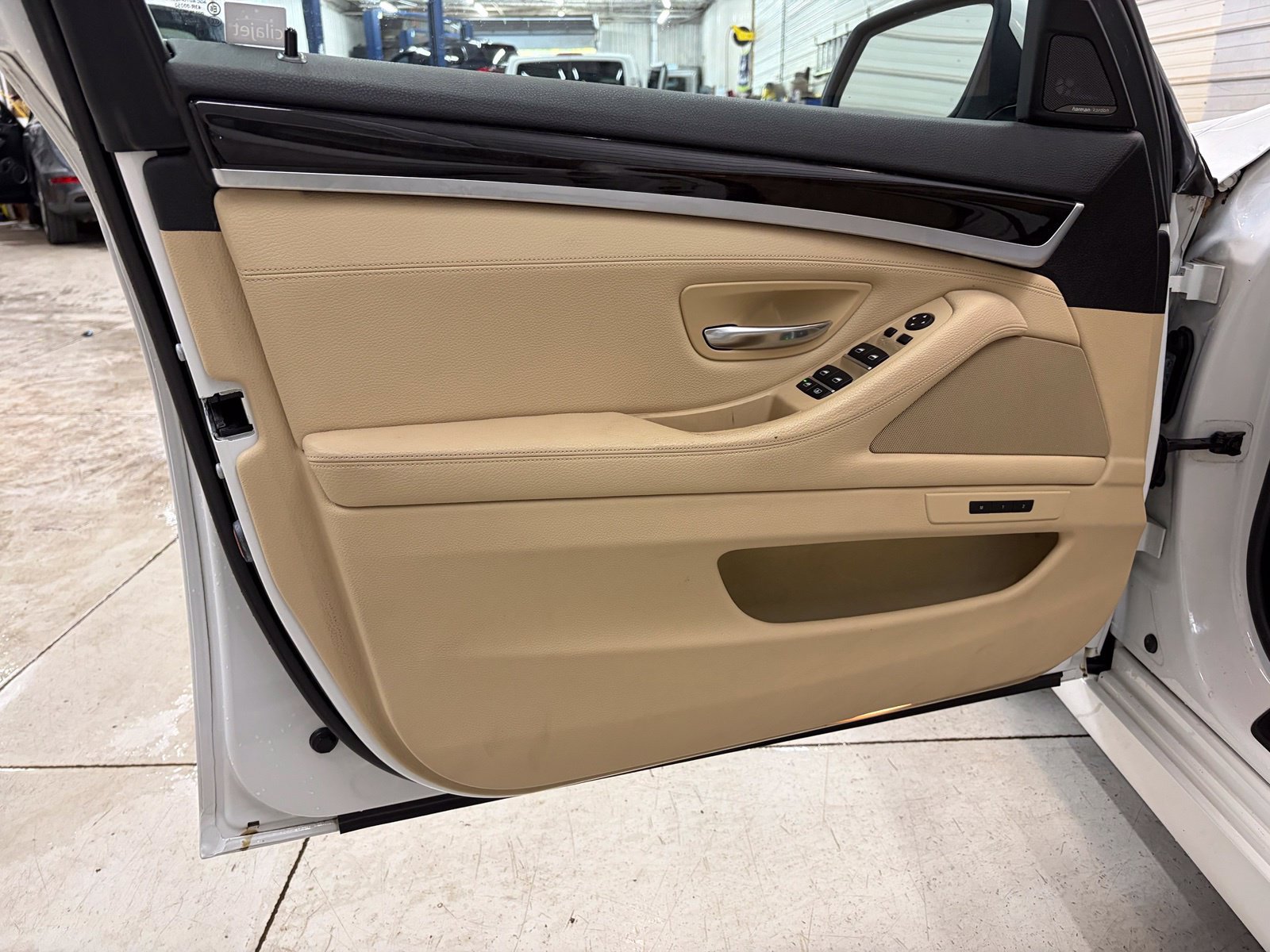 Used 2014 BMW 550i xDrive Sedan AWD/4WD image 11