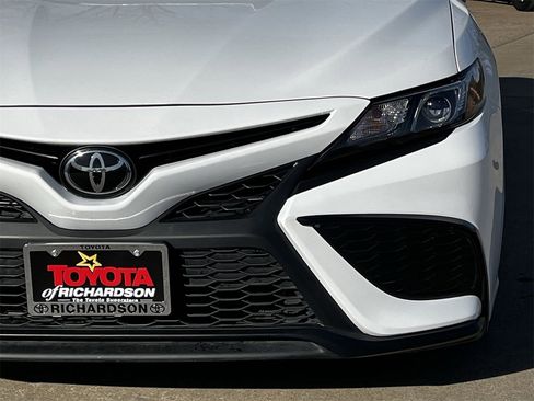 Used 2023 Toyota Camry SE image 8