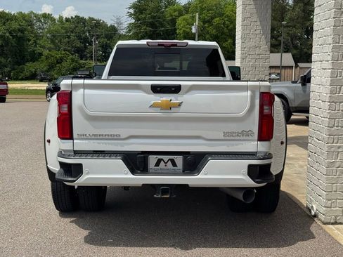 Used 2024 Chevrolet Silverado 3500 High Country w/ Technology Package AWD/4WD image 12