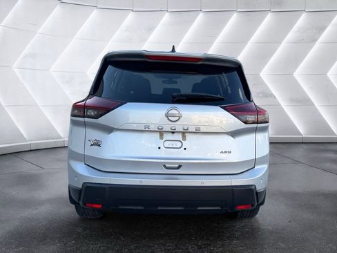 Used 2025 Nissan Rogue S image 5