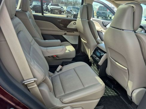 Used 2020 Lincoln Aviator Reserve w/ Equipment Group 202A image 30