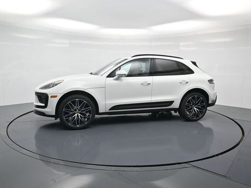 Certified 2026 Porsche Macan image 2