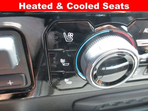 Used 2024 Chevrolet Silverado 3500 High Country w/ Technology Package AWD/4WD image 19