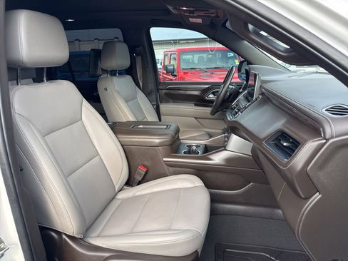 Used 2021 Chevrolet Tahoe Z71 w/ Rear Media and Nav Package AWD/4WD image 34