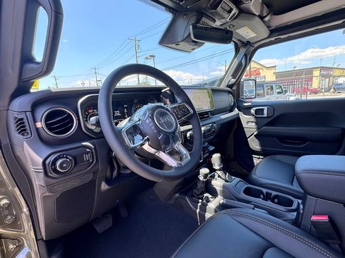 New 2026 Jeep Wrangler Unlimited Sahara w/ Safety Group AWD/4WD image 12
