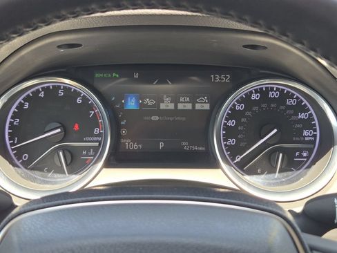 Used 2019 Toyota Camry XLE w/ Driver Assist Package FWD image 17