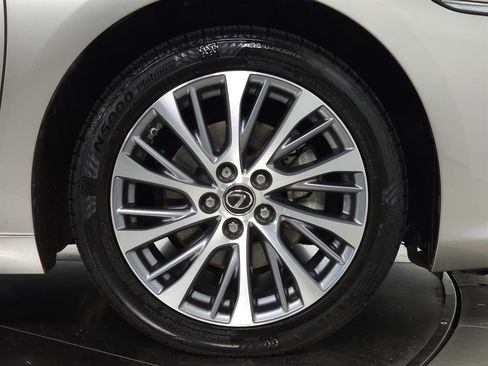 Certified 2020 Lexus ES 350 w/ Premium Package image 12