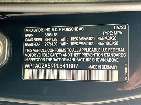 Used 2023 Porsche Macan S AWD/4WD image 34