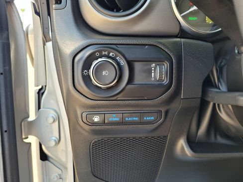 Used 2023 Jeep Wrangler Unlimited AWD/4WD image 32