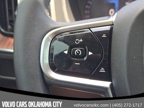 Certified 2024 Volvo XC60 B5 Plus AWD/4WD image 23
