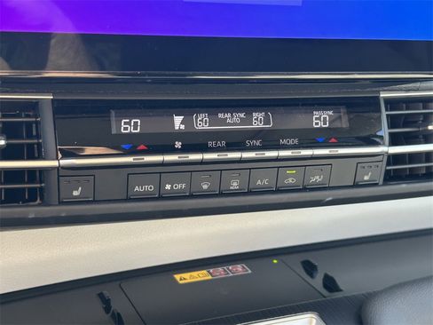 Used 2025 Toyota Sienna XLE w/ XLE Plus Package image 35