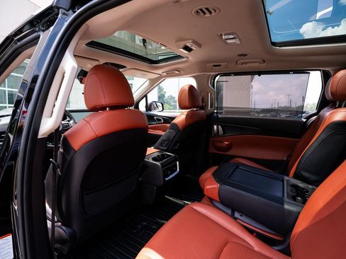Used 2025 Kia Carnival SX Prestige FWD image 47