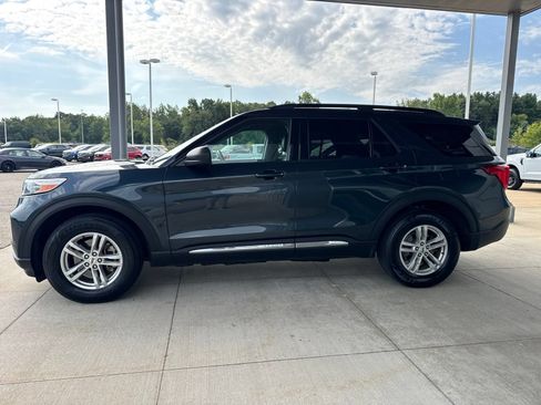 Certified 2023 Ford Explorer XLT w/ Equipment Group 202A AWD/4WD image 4