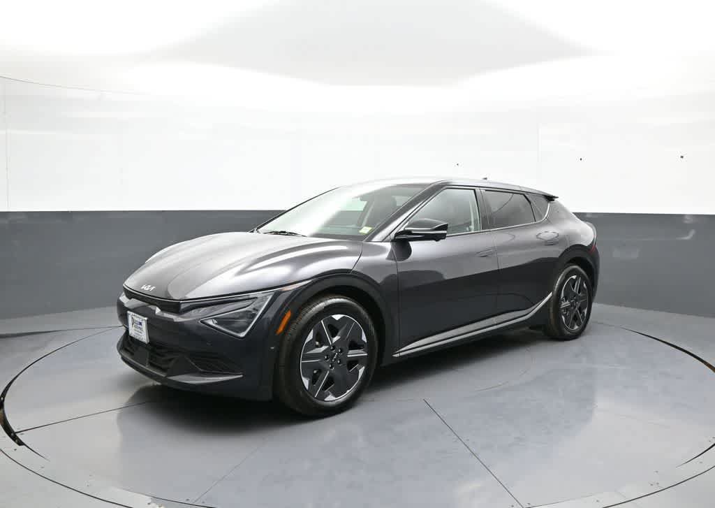 Certified 2025 Kia EV6 Light w/ Light LR Technology Package AWD/4WD image 10