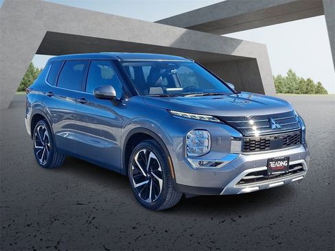 Used 2024 Mitsubishi Outlander SE Black Edition image 4