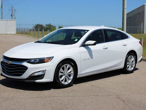 Used 2023 Chevrolet Malibu LT FWD image 2