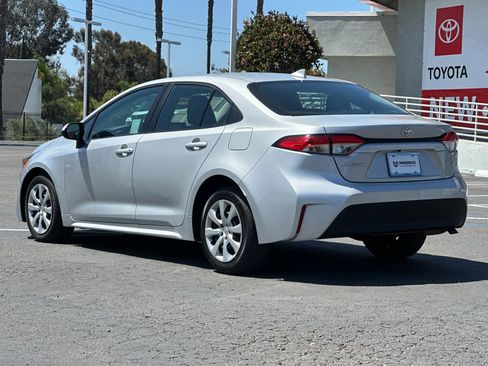 Used 2024 Toyota Corolla LE FWD image 3