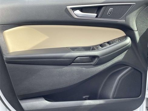 Used 2021 Ford Edge SEL w/ Convenience Package image 12