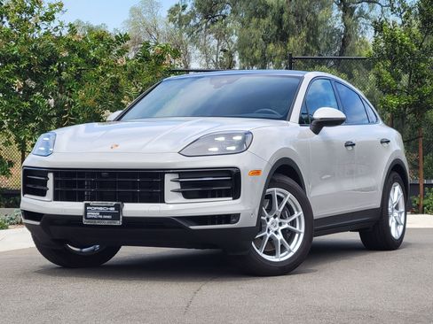 Used 2025 Porsche Cayenne Coupe AWD/4WD image 1