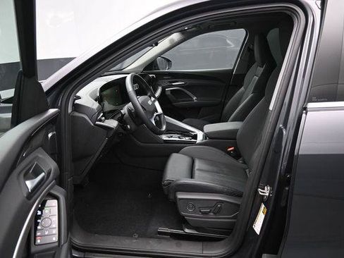Used 2025 Audi Q5 Premium Plus w/ Premium Plus AWD/4WD image 9