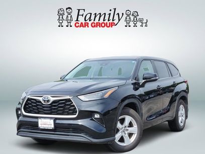 Used 2023 Toyota Highlander LE
