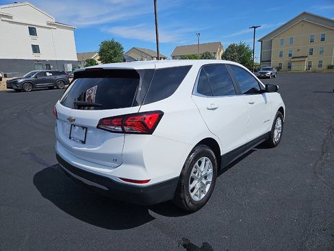 Used 2024 Chevrolet Equinox LT FWD image 5