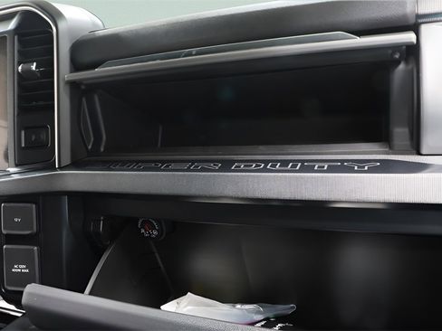 Used 2025 Ford F350 Platinum image 32