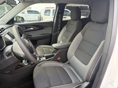 Used 2023 Chevrolet TrailBlazer LT FWD image 28