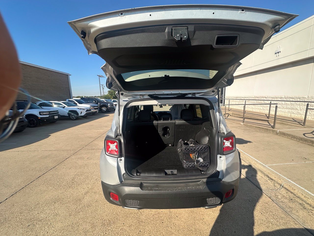 Used 2019 Jeep Renegade Limited AWD/4WD image 5
