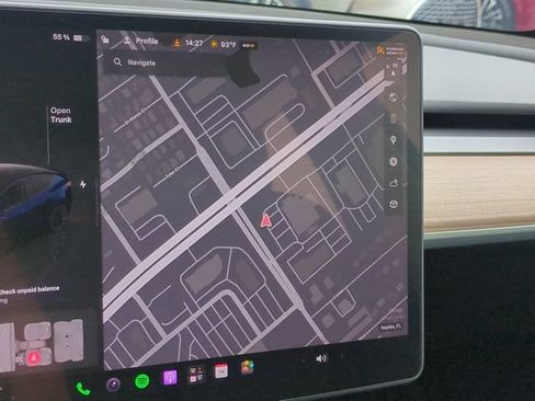 Used 2025 Tesla Model Y Long Range RWD image 19
