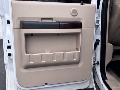 Used 2008 Ford F350 Lariat image 11