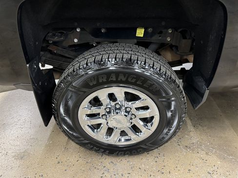 Used 2019 Chevrolet Silverado 3500 High Country w/ Duramax Plus Package AWD/4WD image 16