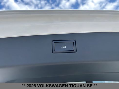 New 2026 Volkswagen Tiguan SE AWD/4WD image 17