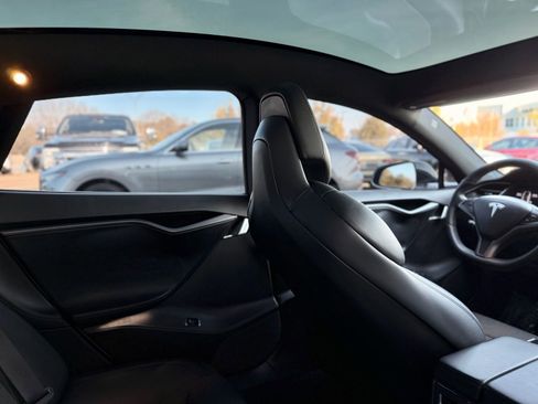 Used 2018 Tesla Model S 75D image 32