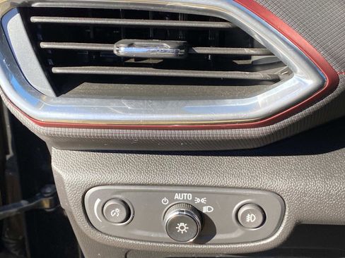 Used 2023 Chevrolet TrailBlazer RS image 20