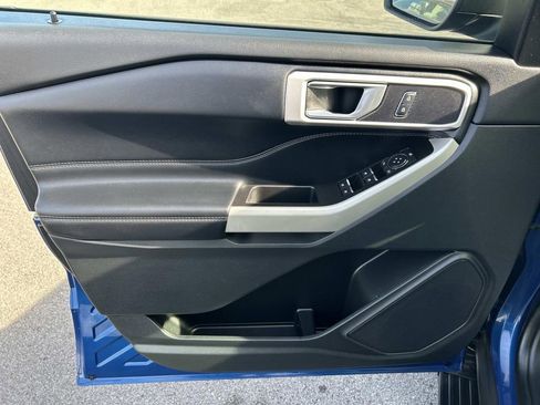 Used 2021 Ford Explorer XLT w/ Equipment Group 202A image 25