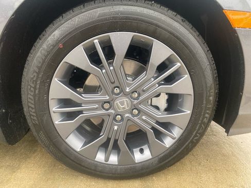 Certified 2026 Honda Odyssey Touring image 28