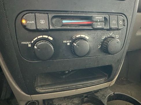 Used 2003 Dodge Grand Caravan Sport image 17