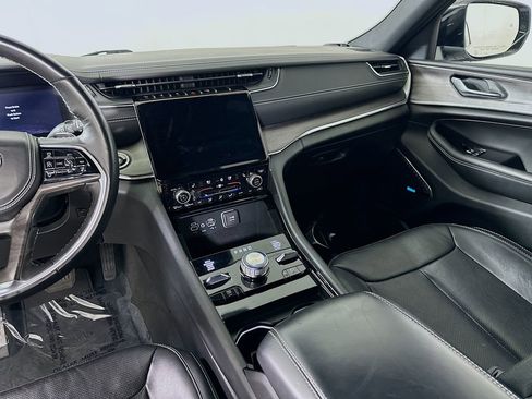 Used 2022 Jeep Grand Cherokee Overland image 19