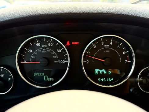 Used 2015 Jeep Wrangler Unlimited Sport w/ Connectivity Group image 49