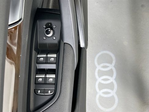 Used 2020 Audi Q5 2.0T Premium w/ Convenience Package AWD/4WD image 17